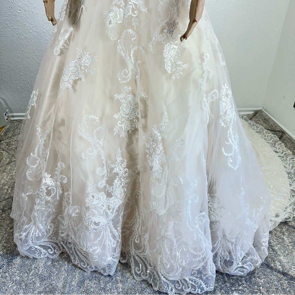 Allure Bridals Gown 9413 champagne ivory size 12 sweetheart princess - Picture 5 of 17